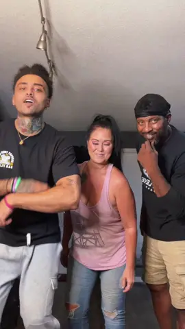 Mom had to do her thang and pead us on this one haha howd she do?👀💁🏾‍♂️🤣🔥