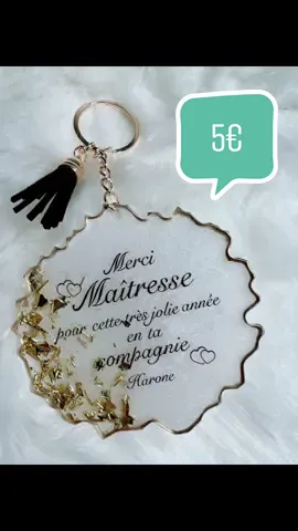 ✨Petit Porte-clefs personnalisé ✨ n’hesiter pas à passer commande sur mon instagram @creation_event69_ #CapCut #cadeauxmaitresse #cadeauxmaitres #cadeauxfindannée #resinart #bismillah #bisnesswoman #bisness #autoentrepreneur #viral #pourtoi #cadeaupersonnalisé #portecle #petitcommerce #decor #deco #accessoirespersonalises 
