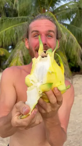 This might be one of the most beautiful fruits in the world! They taste sweet and juicy, very hydrating with a lemony edge. Think of a lemon sorbet on a hot day! 🍋🙌  #fruit #rawvegan #veganfood #Foodie #foodporn 