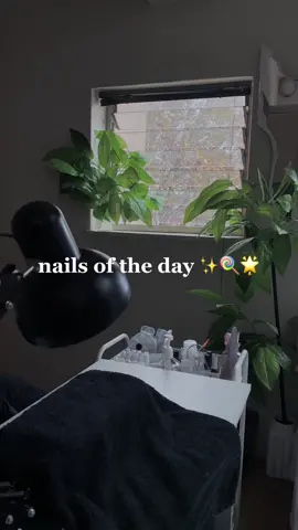 Clickety-clack🌟💅🏽  #nailday #nailsoftheday #nailtech #3dnails #nailinspo #chromenails #auranails #braamfonteinnails #southafricatiktok #nailtok