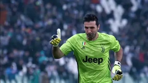 Buffon X The Smiths #buffon #gianluigibuffon #juventus #seriea #italy #italia #thesmiths #indie #goalkeeper #football #footballtiktok #footballedit #Soccer 
