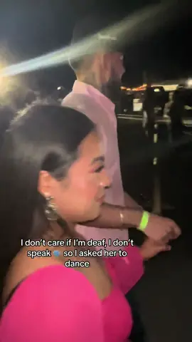 Let’s everyone know that i am deaf 🍻🤭 Tomas bae 🫶🏻