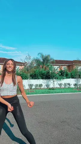 It been awhile tiktok 👋 #fyp #dancer #trending #corvettecorvette #foryou #dancing #bluebybryant #foryoupage #throwback #sunshinestate #fl #goodvibesonly #trend #imback #golden 