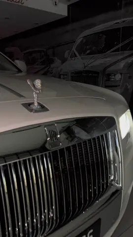 #car #cars #luxurycar #fyp #foryou #fypシ #viral #rollsroyce #rolls #rollsroyceghost #diamond #diamonds #carsoftiktok 
