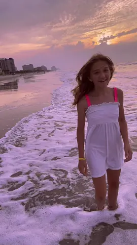 My world #vacation #daughter 