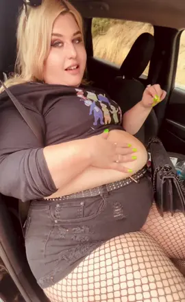 🛸👽 #bbw #bopo #bodypositive #fatpositivebabe #fatty #plussize #feedee #gainer 
