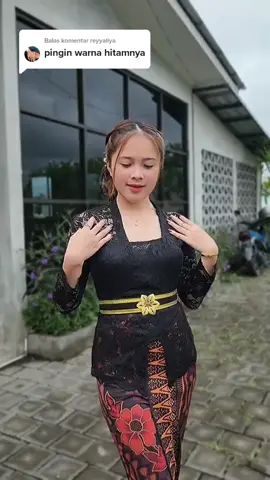 Membalas @reyyaliya cek keranjang kuningnya ya #bifikebayabali #kebayamodern 