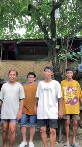 “Waka waka eyy eyy”@Mark Anthony Realiza Edaño @_bhabhy_ @Joshua Obinguar Tagle DC:(CTTO)#teamkahumble #teamkahumble 