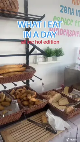 If you’re going on holiday this year, comment below where you’re going ☀️ #corysworld #corysworldlea #wieiad #whatieatinaday #eatwithme #eatwithcory #food #Foodie #foodtiktok #fyp 