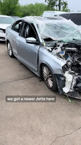 #volkswagen #volkswagenjetta #passat #vwroutan #crashedcars #autorecycling #junkyard #autopartscity 