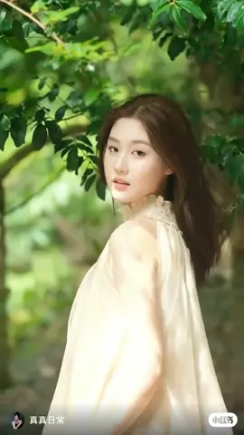 Má của em tựa hồng cành thắm. Mắt của em cùng bờ môi cong. #gaixinh #gaixinhnhatchaua #xuhuong #vitamingirl #doyin #gaixinhtiktok #doyinchina #trending #girlchina #viral #fyp 