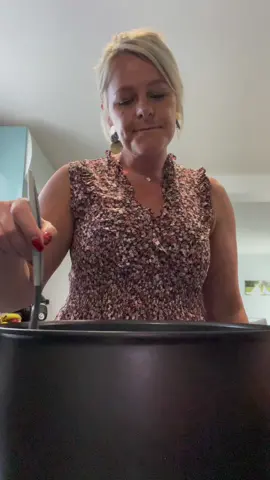 Comment l’appeler pour manger 🤣🤣#jeremlaura_ #foryou#tiktokcomedy #🤣🤣🤣 