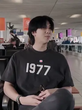 ele sempre me conforta, o líder mas incrível que existe.. 💜🐨 #namjoon #namjoonie #namu #kimnamjoon 