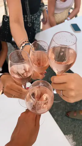 Cava tour Freixenet 🥂🫶🏼 #fyp #foryoupage #Barcelona #Cava #Freixenet #2023 #Barca #drinks 