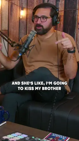 Why does Leia kiss Luke TWICE!?! #starwars #theempirestrikesback #leia #luke #georgelucas #lucasfilm #kiss #comedy #thewangershow