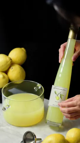 👩🏻‍🍳 Lemoncello original and cream, ◉ Ingredients For clean lemon skins 1 tbsp baking soda 1 tbsp vinegar For lemoncello 8ea lemon peels 750ml 95% Alcohol (Everclear Grain Alchohol 95%) 750ml water + 265g sugar 750ml milk + 265g sugar  🤌 Tips : 1. Add lemon peel to alcohol and age in a dark and cool place for 3 weeks. 2. Make simple syrup and cream syrup and cool completely. 3. Divide 750ml of aged lemon alcohol in half and pour each. 4. keep chilled (freezer) and drink it. Bon appétit!  #lemoncello #lemon #homemadedrinks #homemadedrink #fypシ 
