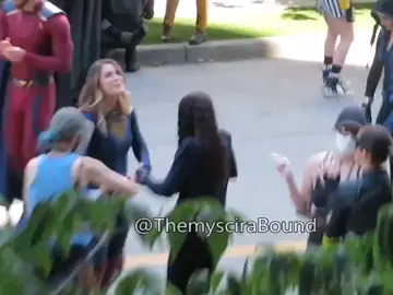 las extraño mucho 😭     #melissabenoist #katiemcgrath #fyp #meltie  #supergirl #fypシ #supercorp (c) @/Themyscira