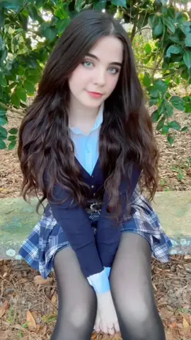 #staryuukiii  #deepfake #pretty #cute #landscape #nature #dress #skirt #makeup #spring #green #streamer #artificialintelligence #fypシ #fypシ゚viral 