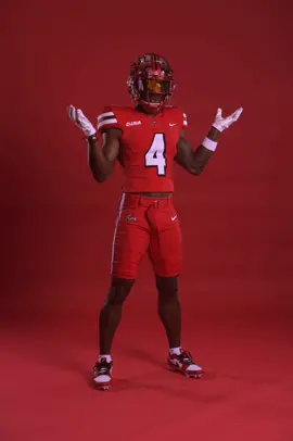 How yall think our pictures came out??  #CollegeFootball  #mediaday #viral #fyp #michaeljordan #thelastdance #photoshoot 