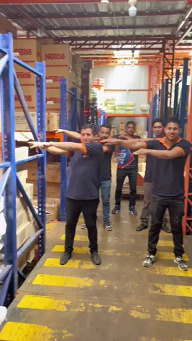 Presentamos a gran parte de nuestros colaboradores🫶🏻 ¡Todo es posible gracias a ellos! 🛒 #capcut #trend #foryoupagе #fyp #viraltiktok #team #equipodetrabajo #empresa #personal #oficinatiktok 