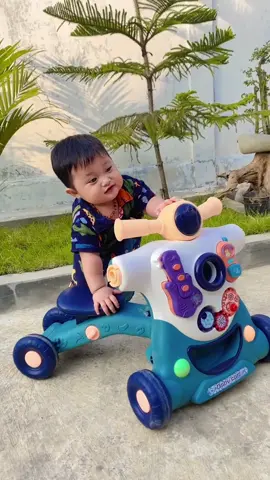 Ada versi murahnya juga silahkan aja cek kerangjang kuningnya besttiiii😅🤭 #babypushwalker #pushwalker3in1 #mastelapushwalker #pushwalkermurah #bayigemes 
