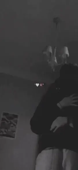 ‏ولي لمني دفى حضنك  ‏وغفت عيني على صدرك  ‏احلفك لا توقضـــــــني🎶 ‏⁧‫#لمني_بشوق‬⁩ ‏⁧‫#عبدالله_الرويشد‬⁩🎼