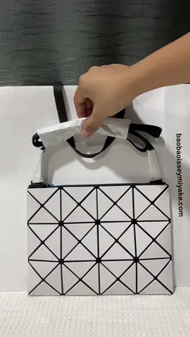 Unboxing bao bao issey miyake lucent 3*4 #unboxing #baobao #baobaoisseymiyake  #shopping  #รีวิวไปเรื่อย #กระเป๋าสะพายข้าง #กระเป๋าผู้หญิง #ของมันต้องมี 