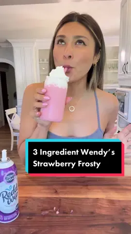 3 INGREDIENT WENDY’S STRAWBERRY FROSTY! 🍓 #wendys #frosty #lowcarbrecipes #lowcarbdesserts #ketoicecream 