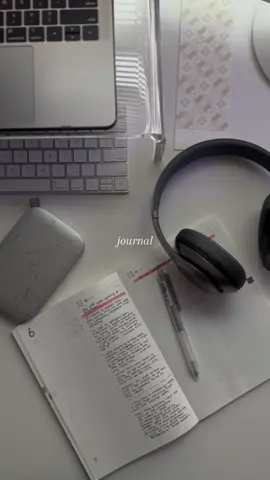 My 2023 goal was to journal more consistently. #journaling #minimaljournal #minimalstationary #deskview 