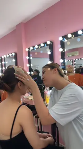 Chiều Mưa Vs Kô Moe 🥰#KME #RichieVACADEMY #MakeupArtist #MakeupTutorial #Trangdiem #Makeup #Beautytip #Lamdep #xuhuong 