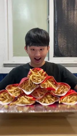 Mcdonald's French Fries Mountain #mcdonalds #fre#frenchfries #mukbangs #eat #food #fyp #xzyabc 
