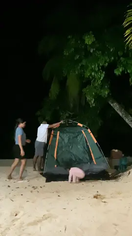 ang worth it nito!😍 30 seconds lang napatayo mo na tent mo. RECOMMENDED🫶 #beachcampingtent #beachcamping⛺️ #familybonding #fypシ 