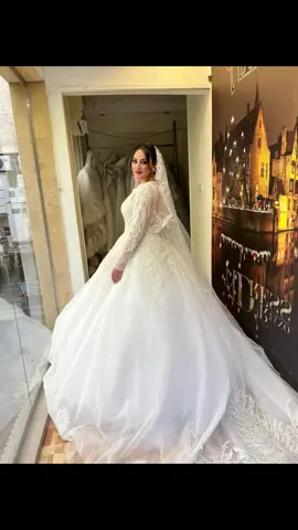 #fashion #fashionblogger #explore #tiktok #model #adrianodress #hautecouture #blogger #dress #reach #follower #bridaltiktok #influencer #wedding #weddingtiktok #weddingdress #فستان_العيد #bridemaids #soiree #discount 