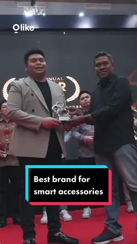 Dengan diberikannya kedua penghargaan ini, kami akan terus memberikan dedikasi tinggi dalam menghasilkan produk smart accessories berkualitas tinggi Terimakasih @SELULAR.ID atas penghargaannya!  #SelularAward2023 #Olikelndonesia #OlikeSmartAccessories #foryou #fyp #smartaccessories #smartwatch #tws #speaker #trending 