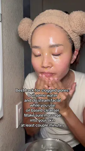 POV: when you all the sudden struggle with clogged pores on chin, you try everything🥲🥹 #steamfacial #steam #cloggedpores #chin #skincare #clearskin #skincarehacksthatactuallywork #skincarehack #homefacial 