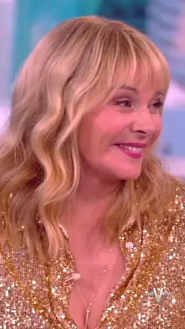 #KimCattrall says the iconic Samantha Jones will be making her ‘And Just Like That…’ cameo in style! #TheView #SexAndTheCity #AndJustLikeThat #SamanthaJones 