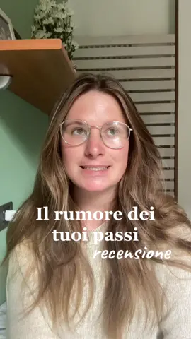 No io non piango mai eh #BookTok #booktokitalia #recensionilibri #libridaleggere #libridaleggereassolutamente #libriconsigliati #ticonsigliounlibro #libridelbooktok #ilrumoredeituoipassi #valentinadurbano #romanzi #leggerechepassione #perte #pertebooktokitalia #CapCut 