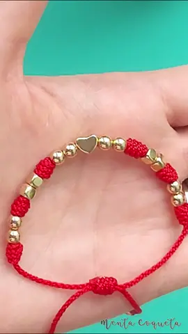 Pulsera hilo rojo 7 nudos de la proteccion #pulseras  #mentacoqueta  #bisuteriacreativa  #hechoamano  #cursobisuteria  #easydiy  #tutorial  #pulserasdehilo  #manillas  #brazaletes  #manualidades  #kinitting  #bisuteria  #macrametutorial  #weave  #pulserastejidas  #pulserasparanovios