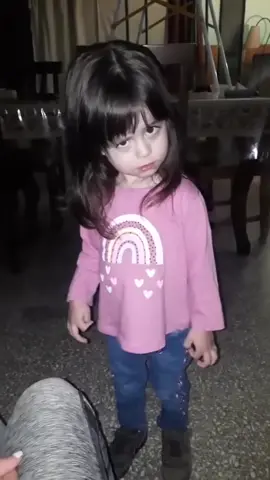 Psicólogo Es imposible que una nena te de miedo y ternura a la vez, es tan solo una criatura #miedo #suspenso #terror #ternura #dulsura #nena #psicologo