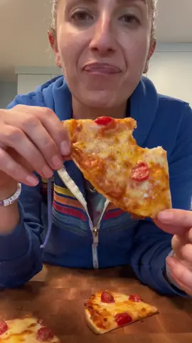 Brb have to make myself another pizza 🤤 #food #fyp #fypシ #asmr #viral #LearnOnTikTok #foryou 
