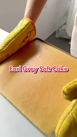 Earl Grey Soft Cake Base. Recipe linked in my bio. That’s right, i have got different flavors of soft cakes. Lol. #softcake #softcakebase #baking #Recipe #viralvideo #viraltiktok #fluffycake #earlgrey 
