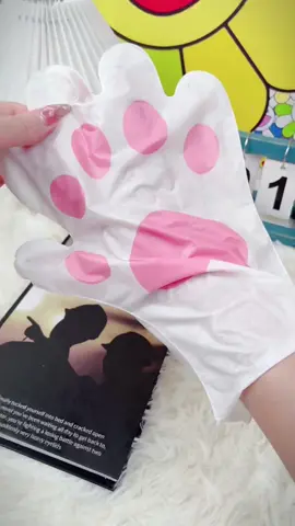 มาส์กมือแมว Hand Mask เพิ่มความอ่อนนุ่มชุ่มชื้นให้กับมือ#มาส์กมือแมว #สวยบอกต่อ🦖🧸💜 #รีวิวบิวตี้ในtiktok #แนะนําของถูกและดี #ใช้ดีบอกต่อค่ะ 