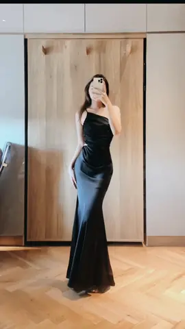 A perfect black silk dress by @Linda Ngo 🖤 #Lenoir #viral #tiktok #trending #xuhuong #fyp #fashion #silk #dress 