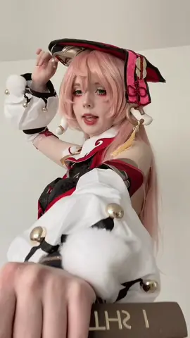 ignore how flat her hat is …#genshinteleport #foryou #fyp #yanfei #genshinimpactcosplay #yanfeicosplay #xyzbca 