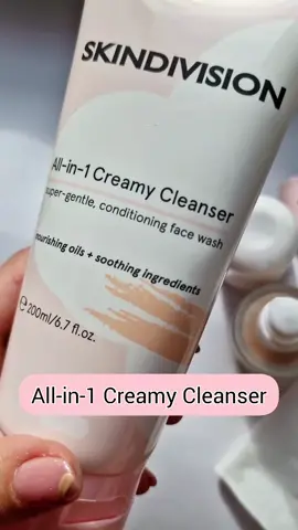 Our bestselling All-in-1 Creamy Cleanser in action🫠 Think of this product as the white T-shirt of your skincare regimen: a classic staple you need in your life. This pH balanced, rich cleanser contains nourishing oils and gentle surfactants. Its 💫eye safe, 💫non-drying 💫soap-free.🫶 Oh and it removes even heavy makeup.👌 --- #SkinDivision #facecleanser #facialcleanser #creamcleanser #gentlewash #facewash 