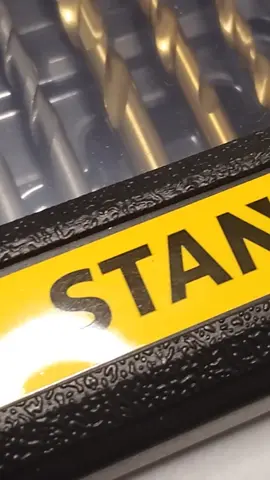 Jogo de Furar e Parafusar 36 peças Stanley.