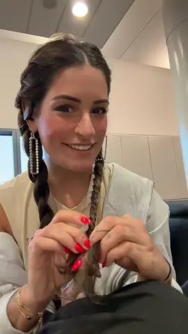 me when i board 👹 me when i land 💁🏻‍♀️ #hairtok #airporthairstyle #heatlesscurls #hairtutorial #madeandtaylored 