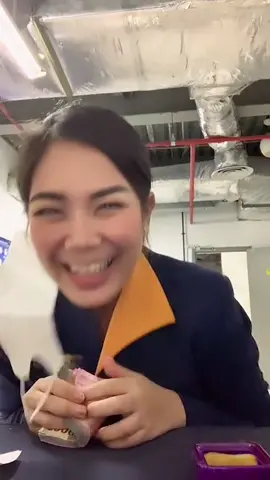 dengan saya Jeissy ada yang bisa dibantu 🤔 #tellerbank #bankersindonesia #banker #bankmegaid 