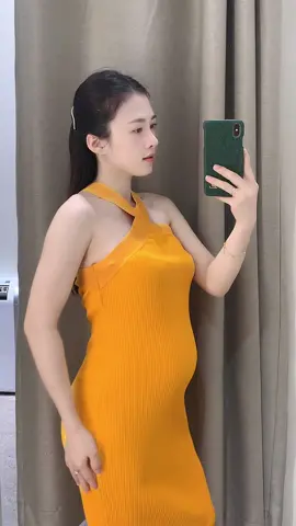 Lần đầu tiên mặc body, chị e ưng bộ nào nè #nguyễnthuýhiền #skincare #kem_chống_nắng #ủtrắngcafe 