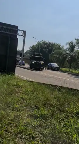 #mare #viladopinheiro #policia #trocadetiros #rj #vaiprofy 